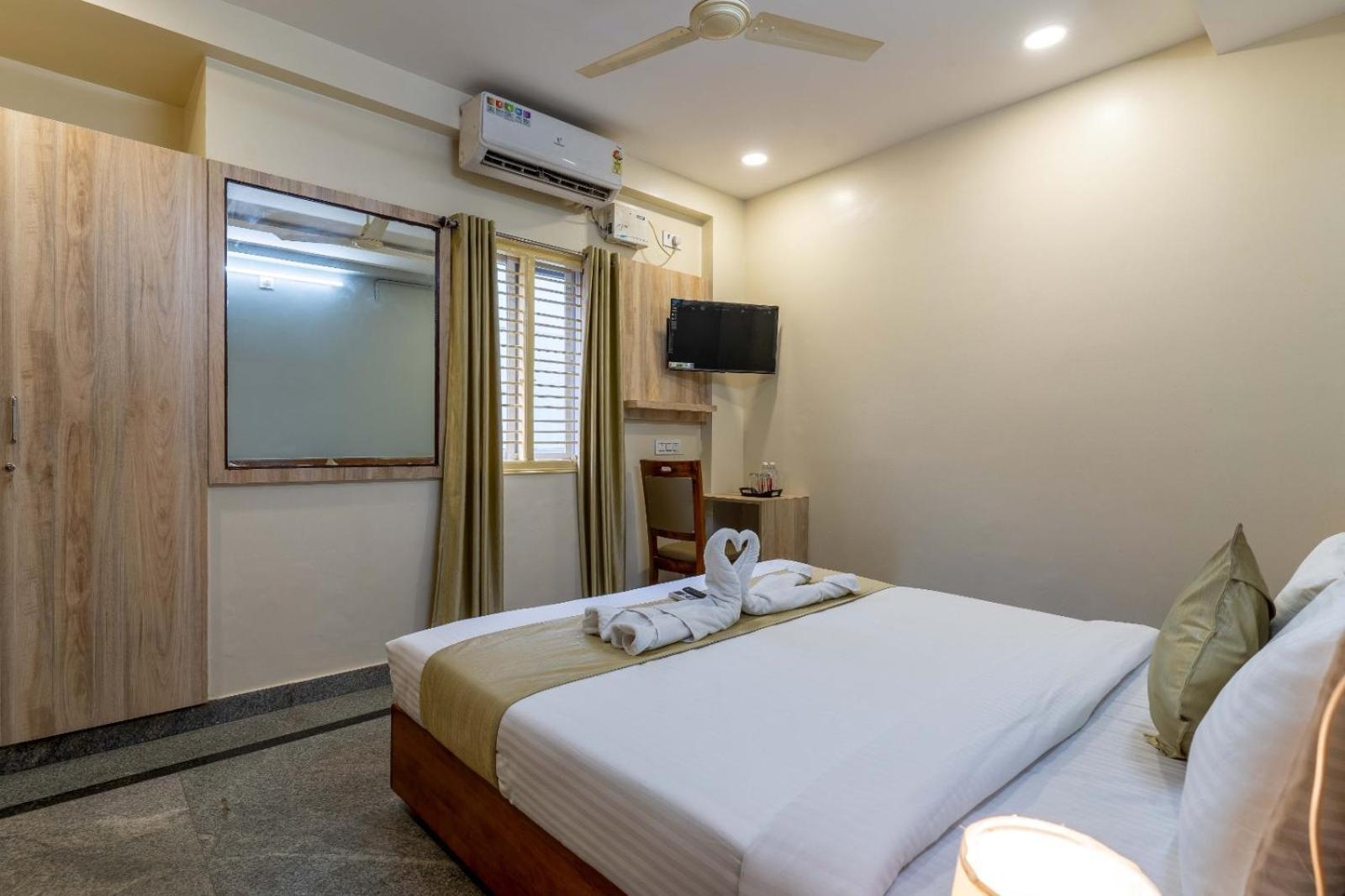 Hotel Chalet, Madiwala Bangalore Bagian luar foto